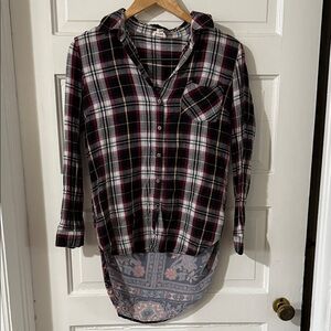 Tribal Plaid Top in Black and Burgundy